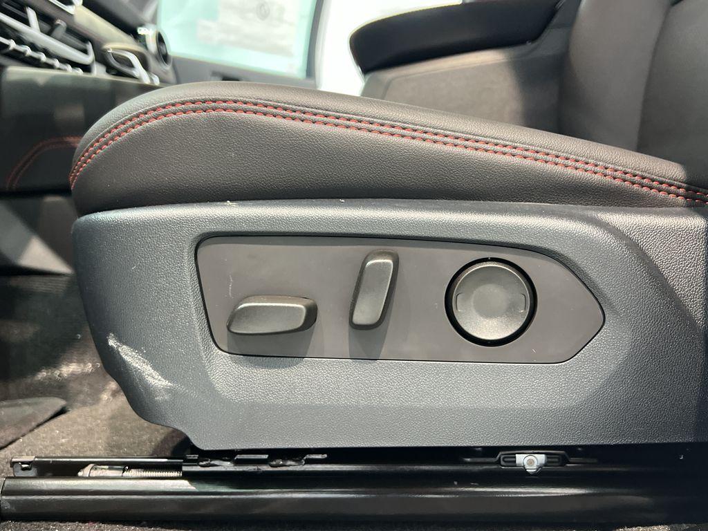 new 2025 Chevrolet Colorado car, priced at $49,660