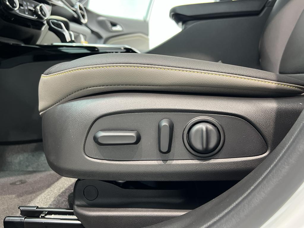 new 2025 Chevrolet Trax car, priced at $26,090