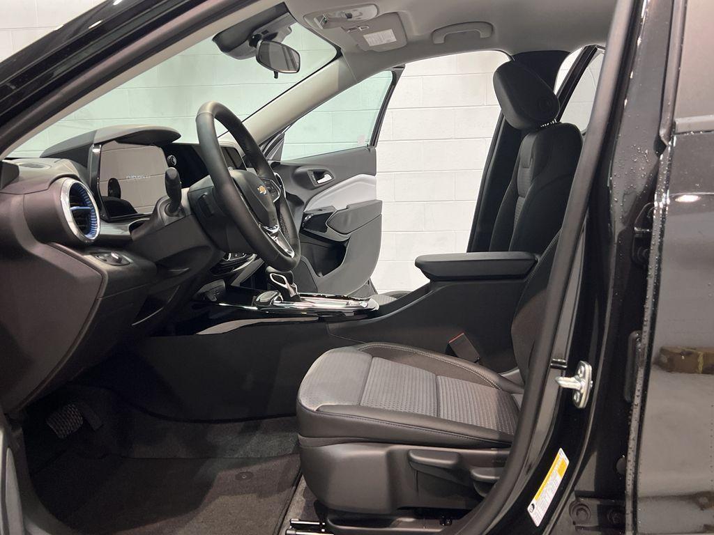 new 2025 Chevrolet Trax car, priced at $25,760