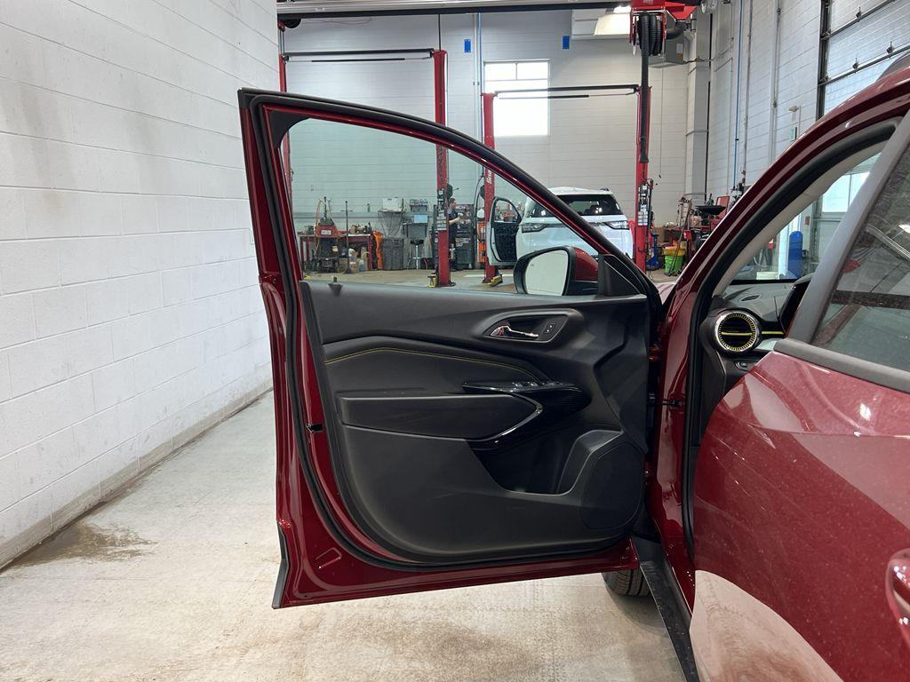 new 2025 Chevrolet Trax car, priced at $25,660