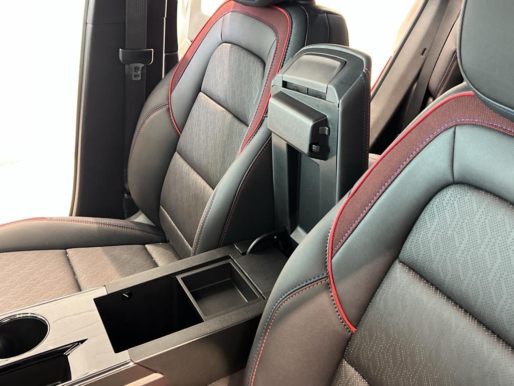 new 2026 Chevrolet Equinox car, priced at $40,280