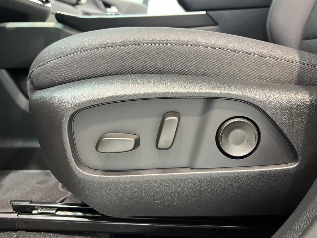 new 2026 Chevrolet Equinox car, priced at $36,905