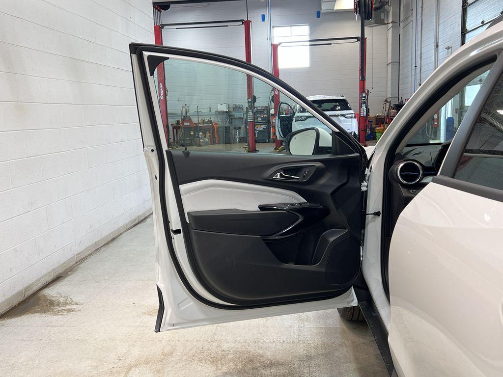 new 2025 Chevrolet Trax car, priced at $25,760