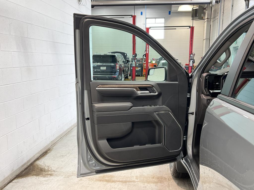 new 2025 Chevrolet Silverado 1500 car, priced at $52,595