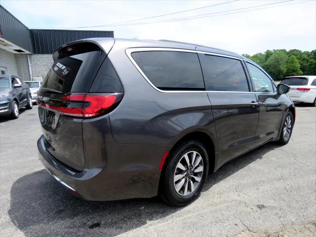 used 2021 Chrysler Pacifica car, priced at $19,588