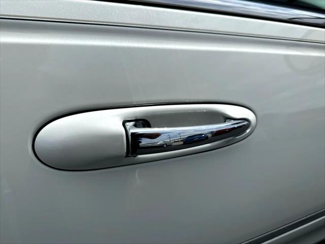used 2004 Lincoln Town Car car, priced at $14,950