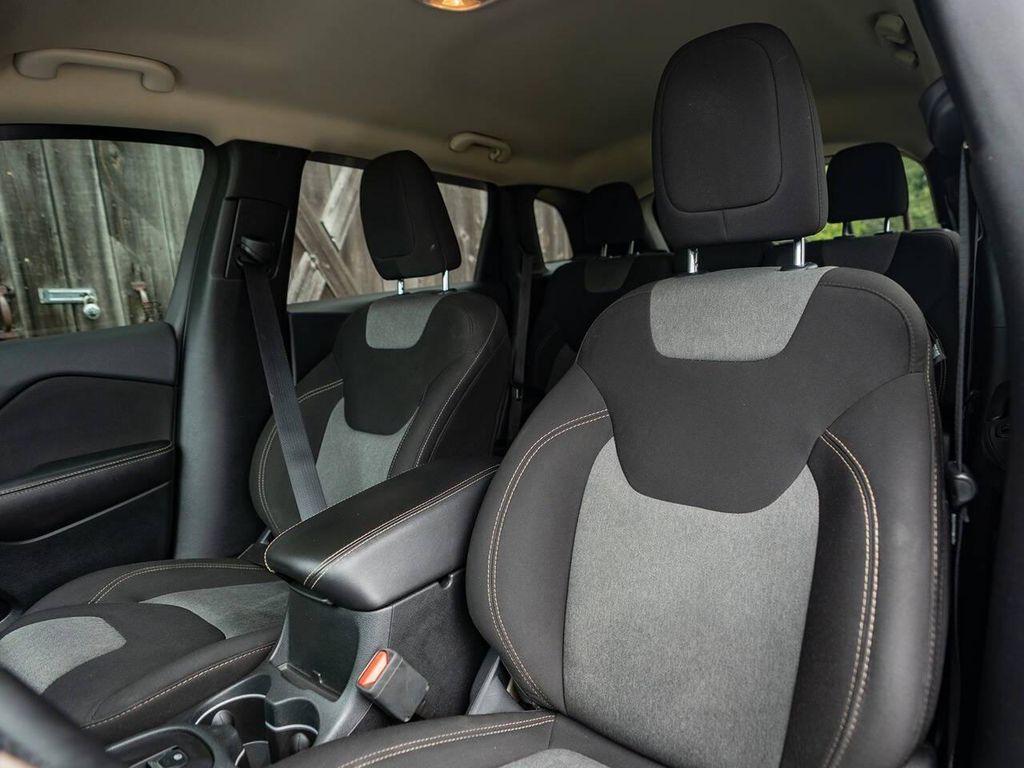 used 2016 Jeep Cherokee car, priced at $13,450