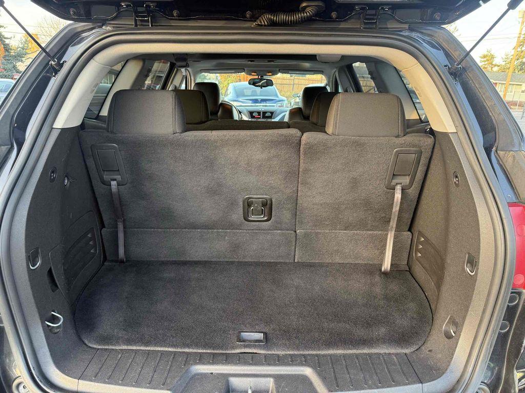 used 2009 Chevrolet Traverse car, priced at $5,950