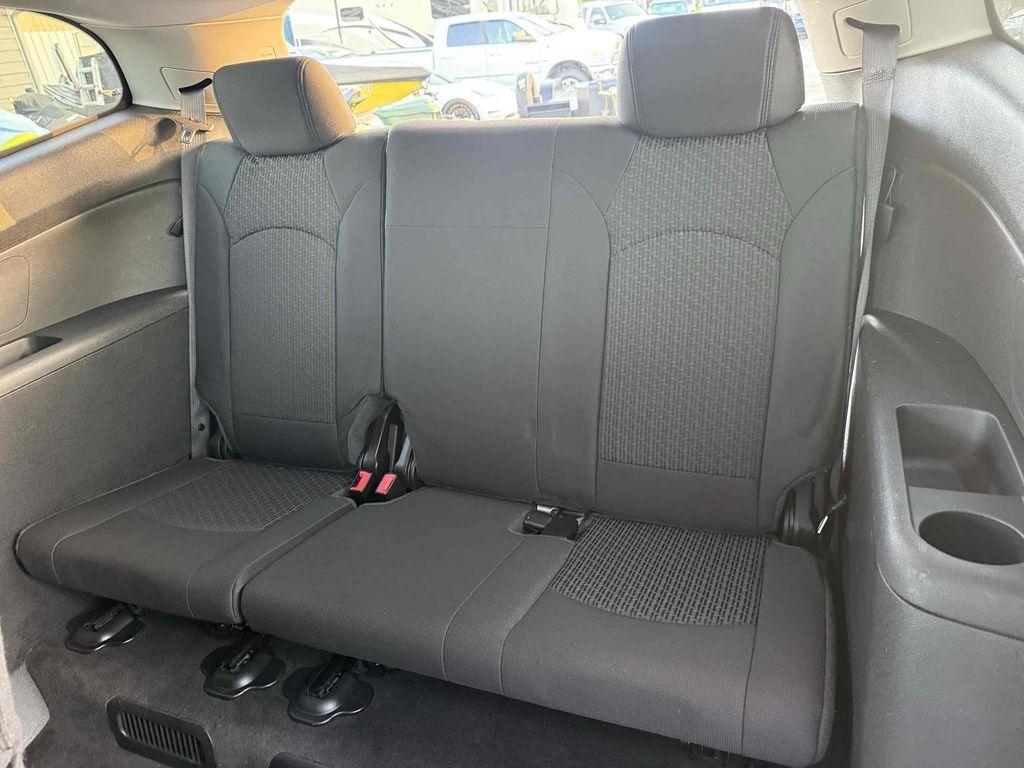 used 2009 Chevrolet Traverse car, priced at $5,950