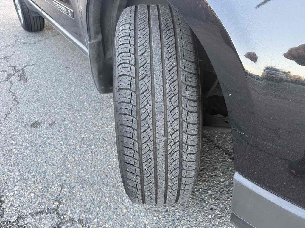 used 2009 Chevrolet Traverse car, priced at $5,950