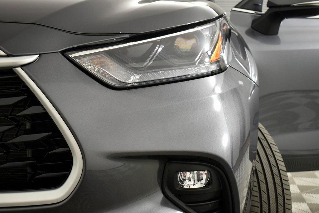 used 2024 Toyota Highlander car, priced at $39,499