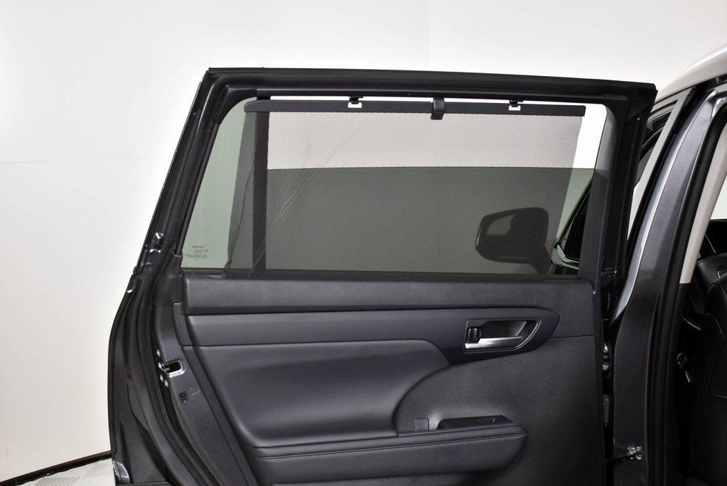 used 2024 Toyota Highlander car, priced at $39,499
