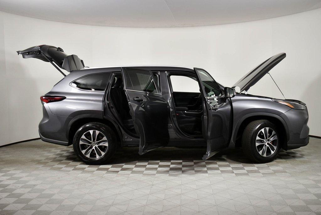 used 2024 Toyota Highlander car, priced at $39,499