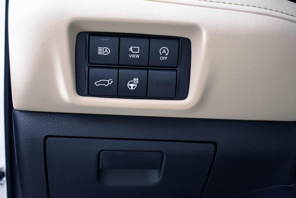 used 2024 Toyota Highlander car, priced at $47,499