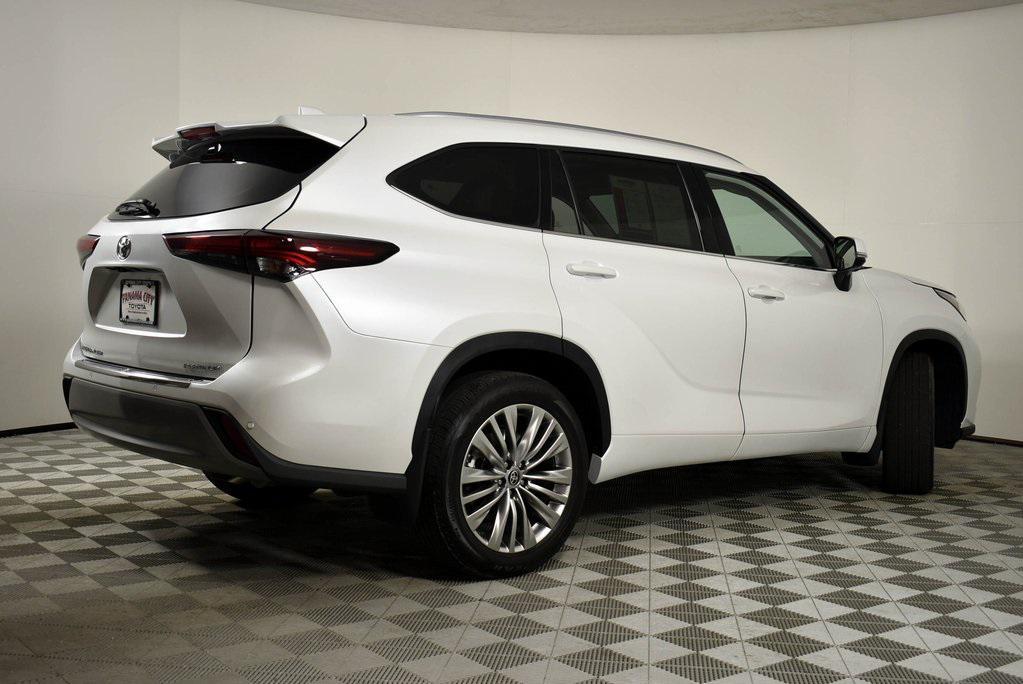 used 2024 Toyota Highlander car, priced at $47,499