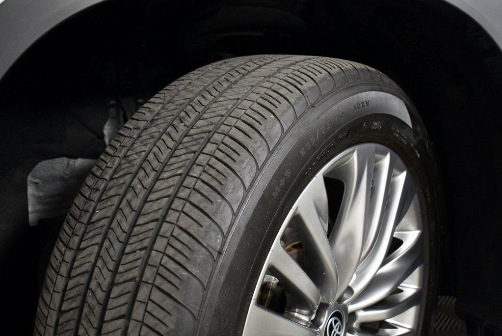 used 2024 Toyota Highlander car, priced at $47,499