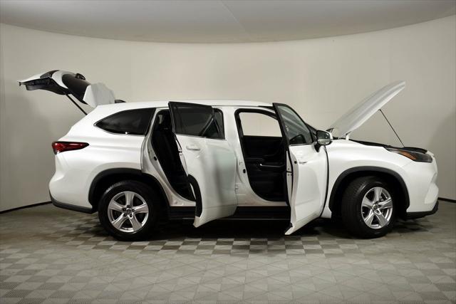 used 2022 Toyota Highlander car, priced at $28,796