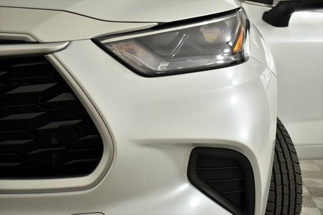 used 2022 Toyota Highlander car, priced at $28,796