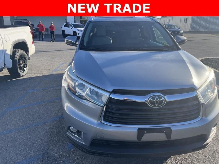 used 2014 Toyota Highlander car, priced at $24,320