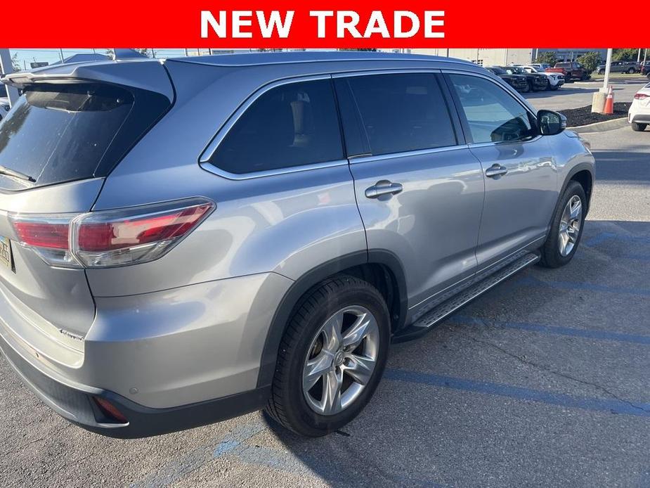 used 2014 Toyota Highlander car, priced at $24,320