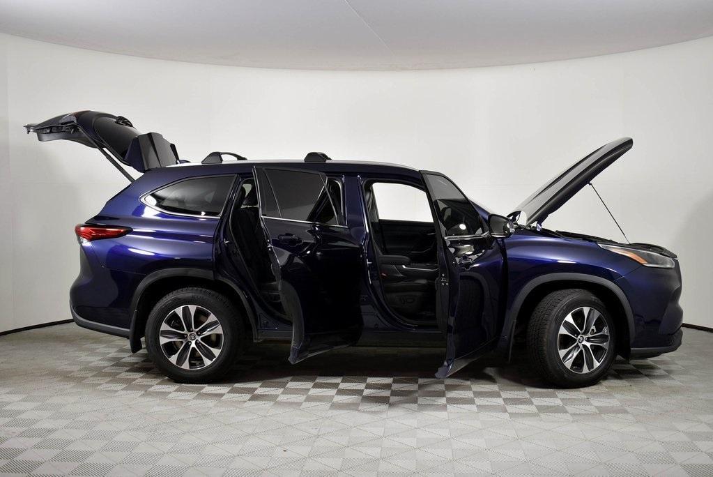 used 2021 Toyota Highlander car, priced at $28,774