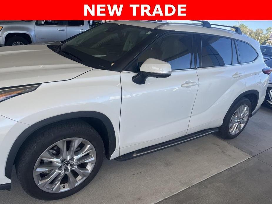 used 2021 Toyota Highlander car, priced at $38,342