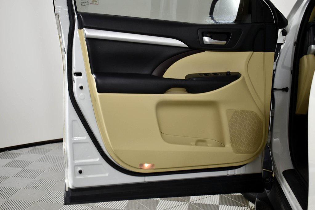 used 2019 Toyota Highlander car, priced at $24,998