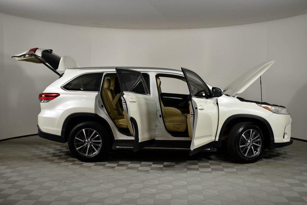 used 2019 Toyota Highlander car, priced at $24,998