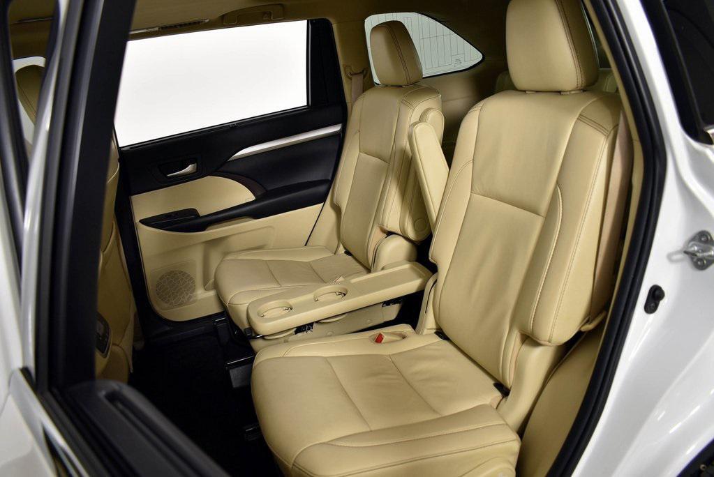 used 2019 Toyota Highlander car, priced at $24,998