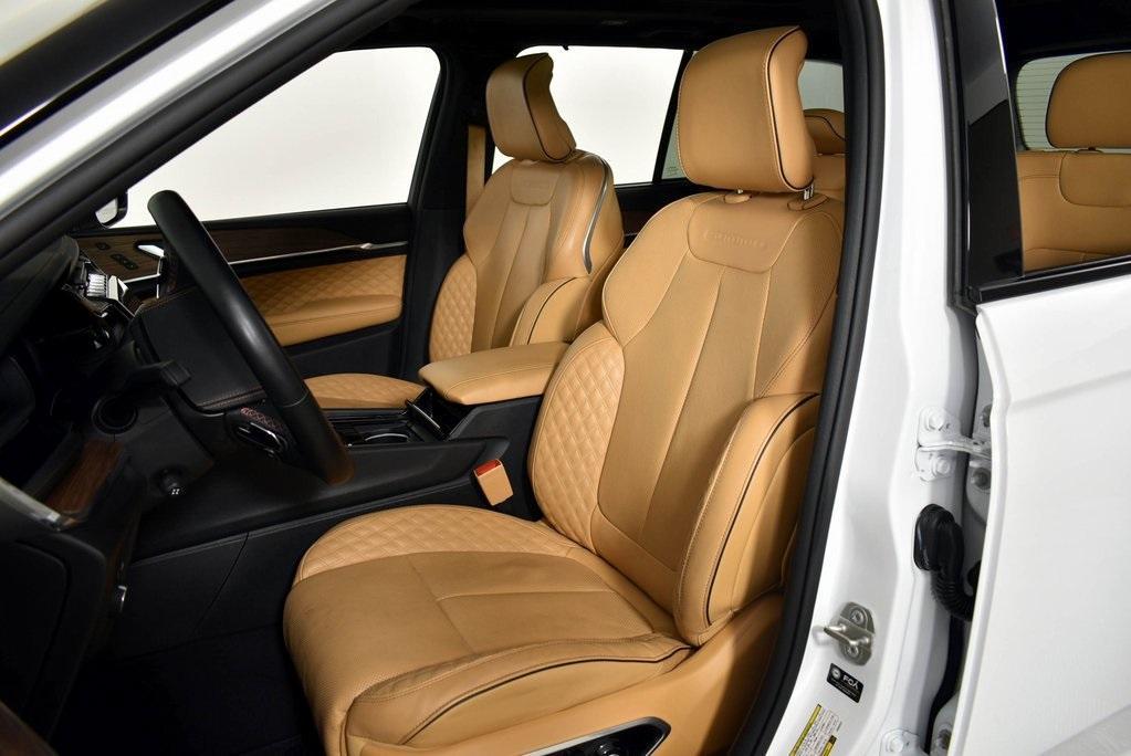 used 2023 Jeep Grand Cherokee car, priced at $42,998