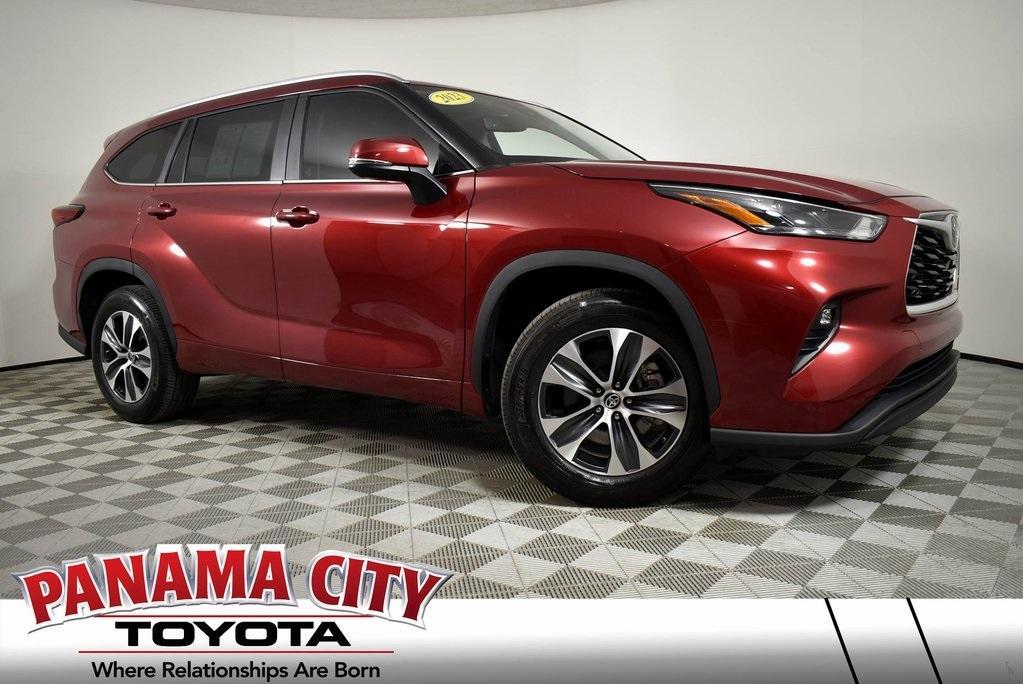 used 2023 Toyota Highlander car, priced at $42,989