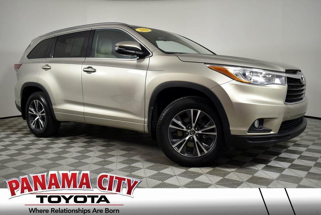 used 2016 Toyota Highlander car, priced at $23,488