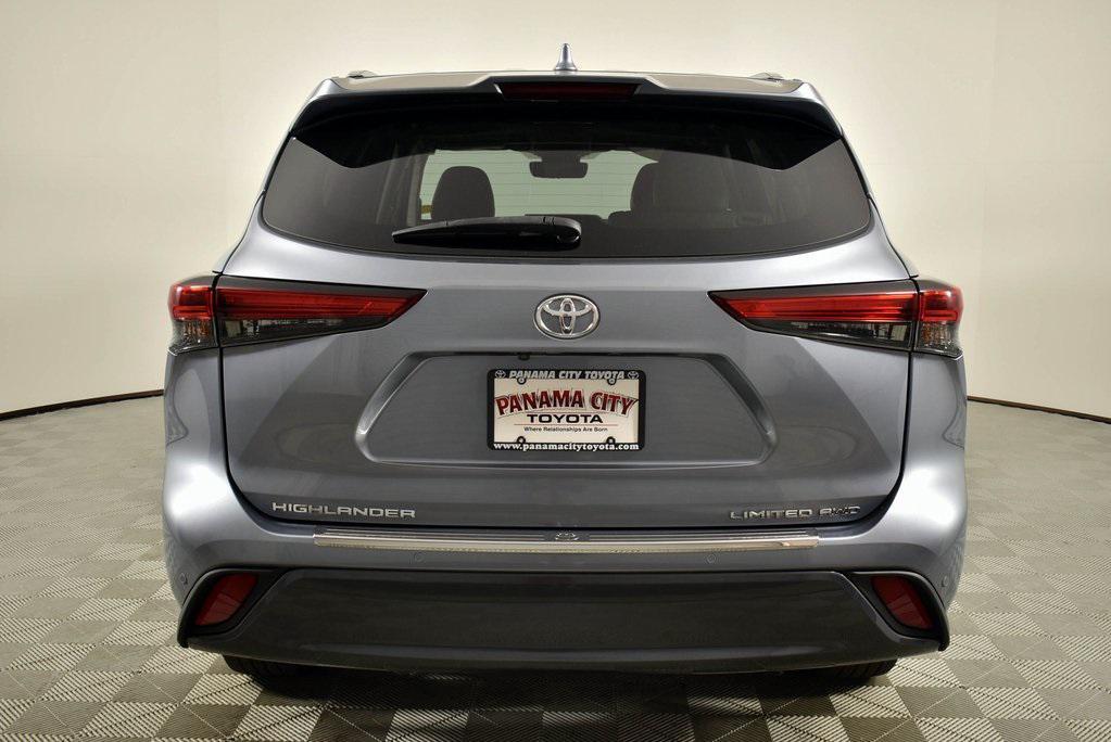 used 2023 Toyota Highlander car, priced at $41,998