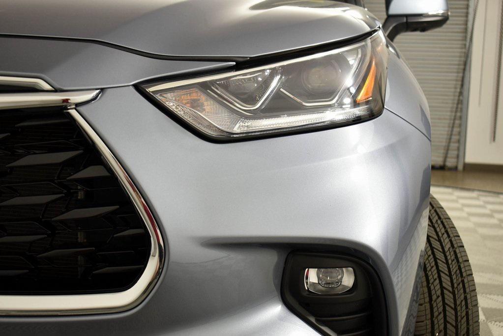 used 2023 Toyota Highlander car, priced at $41,998