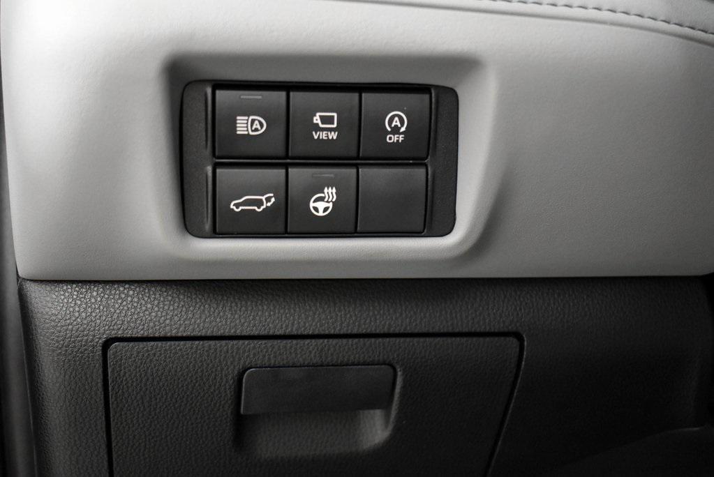 used 2023 Toyota Highlander car, priced at $41,998