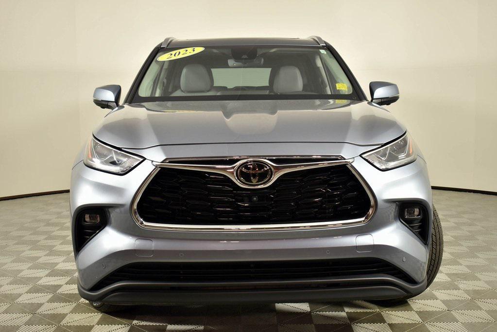 used 2023 Toyota Highlander car, priced at $41,998