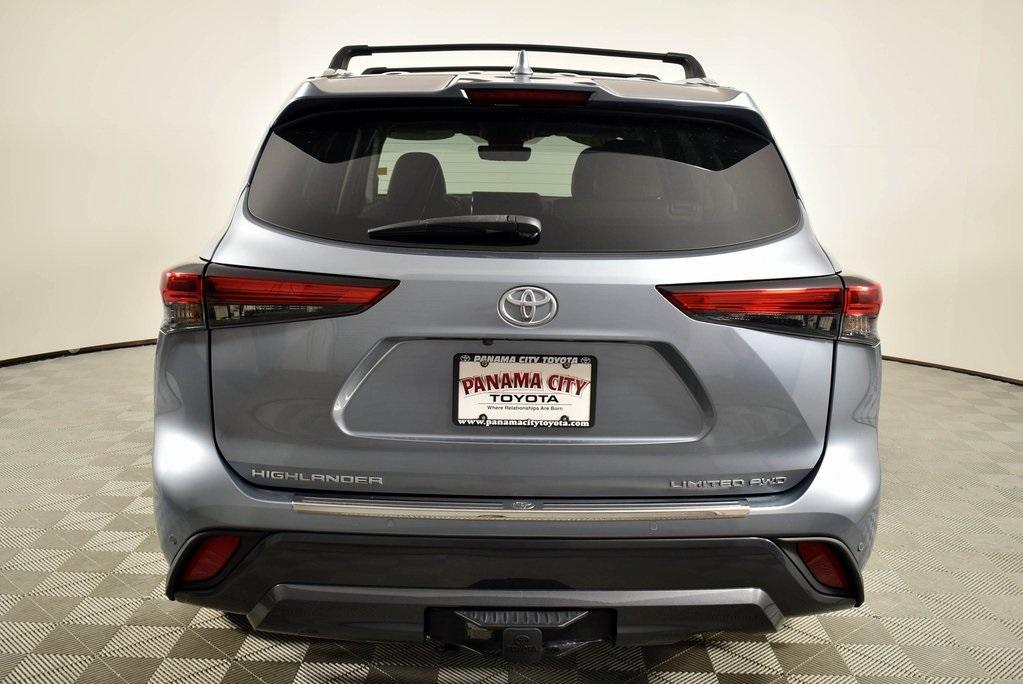 used 2021 Toyota Highlander car, priced at $34,294