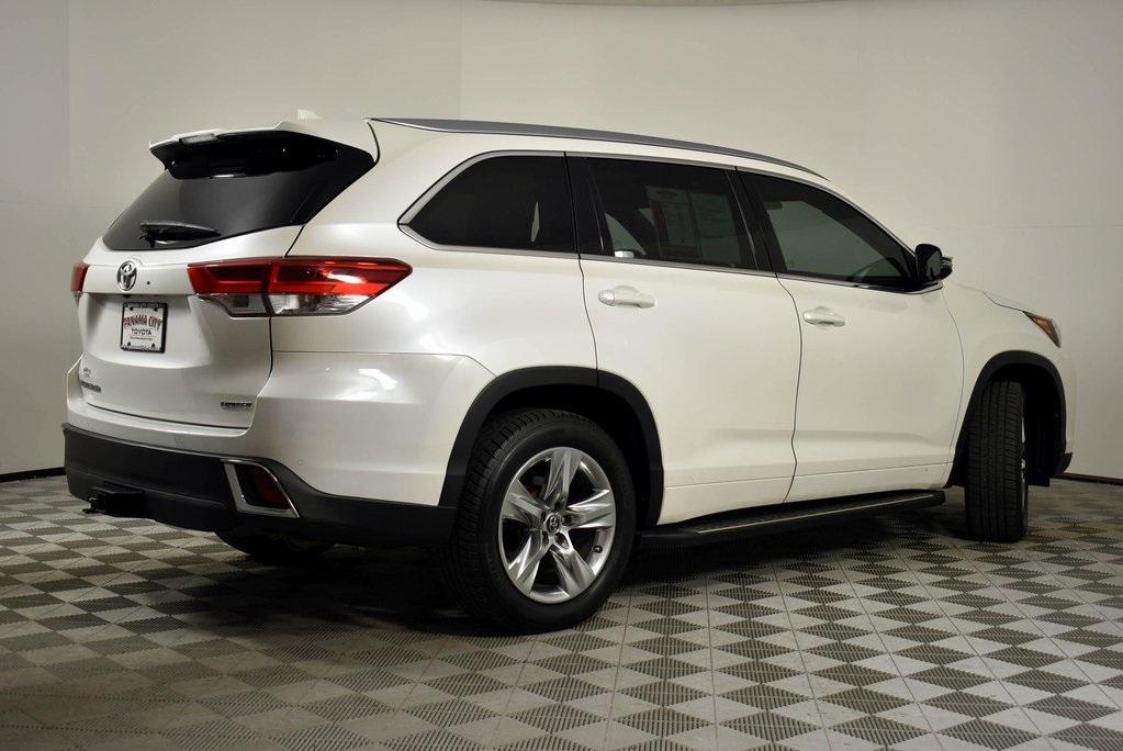 used 2018 Toyota Highlander car, priced at $22,566