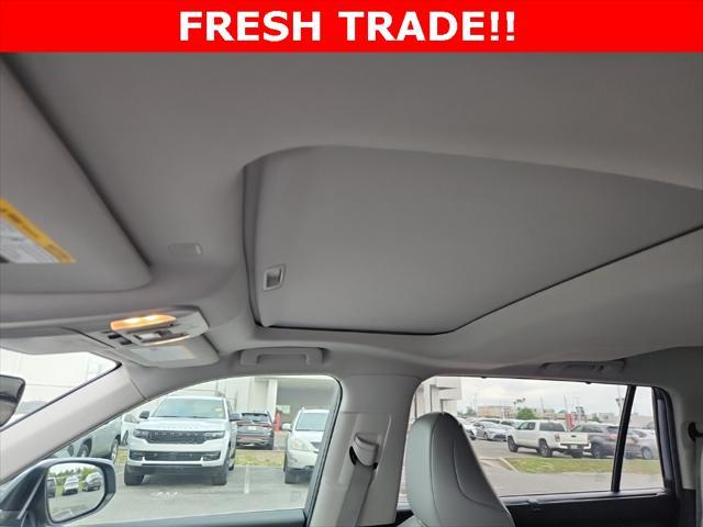 used 2020 Toyota Highlander car, priced at $33,467
