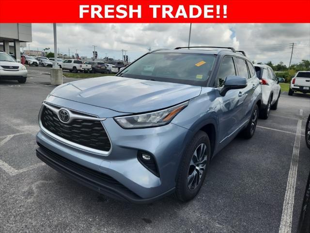 used 2020 Toyota Highlander car, priced at $33,467