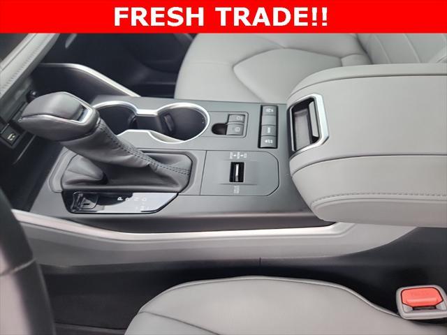 used 2020 Toyota Highlander car, priced at $33,467
