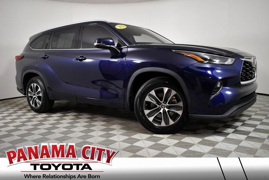 used 2022 Toyota Highlander car, priced at $33,998