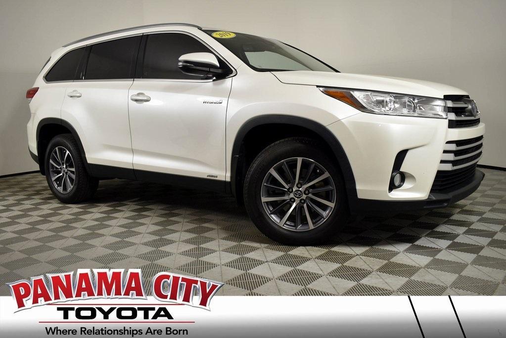 used 2019 Toyota Highlander Hybrid car, priced at $28,898