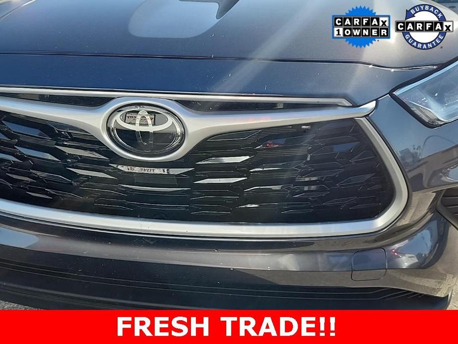 used 2021 Toyota Highlander car, priced at $32,388