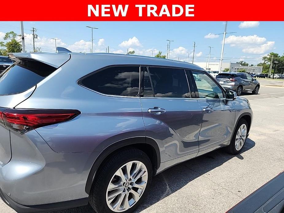 used 2022 Toyota Highlander car, priced at $41,488