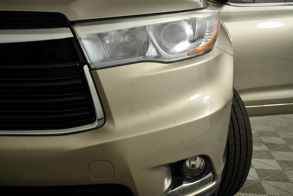 used 2014 Toyota Highlander car, priced at $16,899