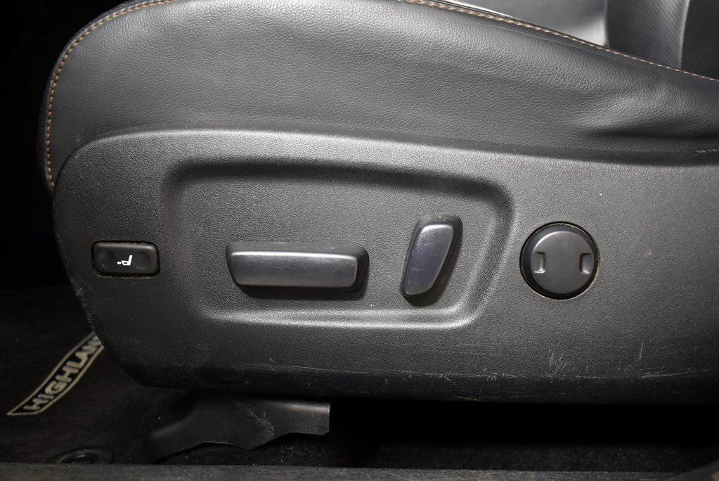 used 2014 Toyota Highlander car, priced at $16,899