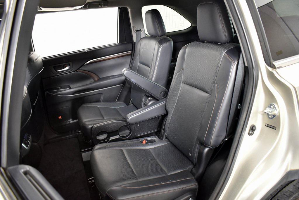 used 2014 Toyota Highlander car, priced at $16,899