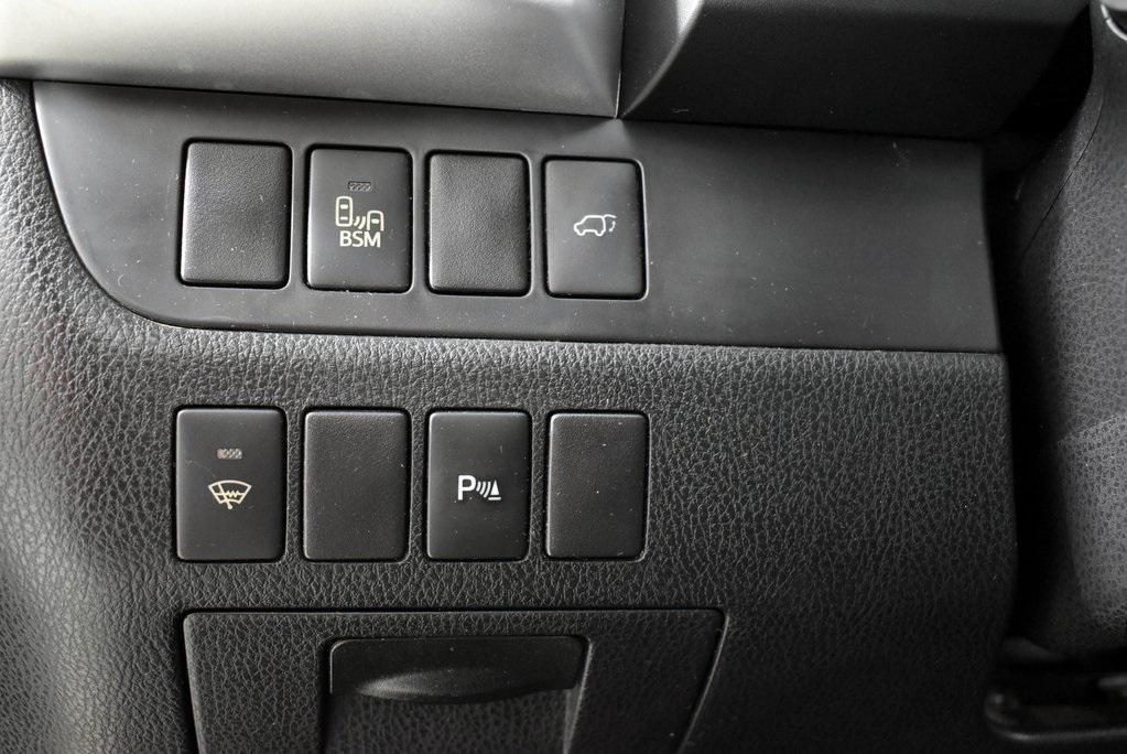 used 2014 Toyota Highlander car, priced at $16,899