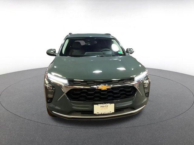 used 2025 Chevrolet Trax car, priced at $20,935